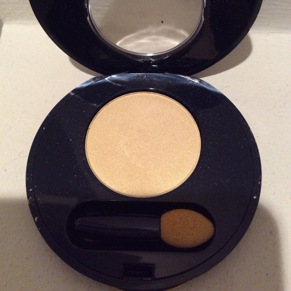 Estée Lauder lemon eyeshadow